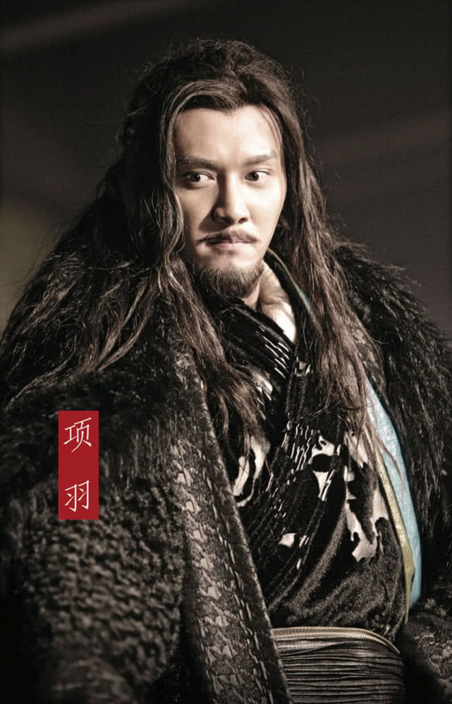 马谡虽然被诸葛亮拜为先锋,但是并没有"筑坛拜将"那样的行动