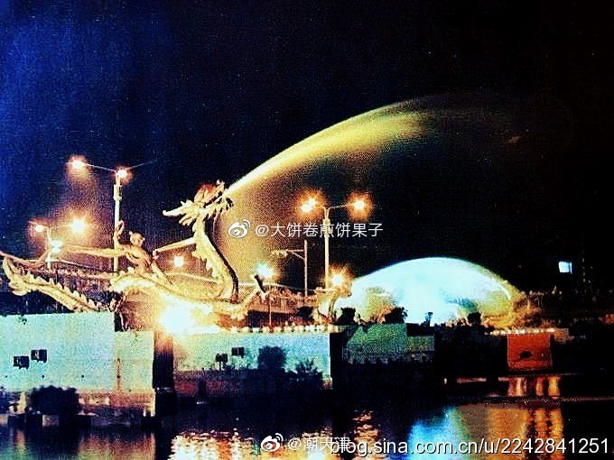 天津狮子林桥下曾有三条铜龙一条为哪吒闹海其余两条为二龙戏珠