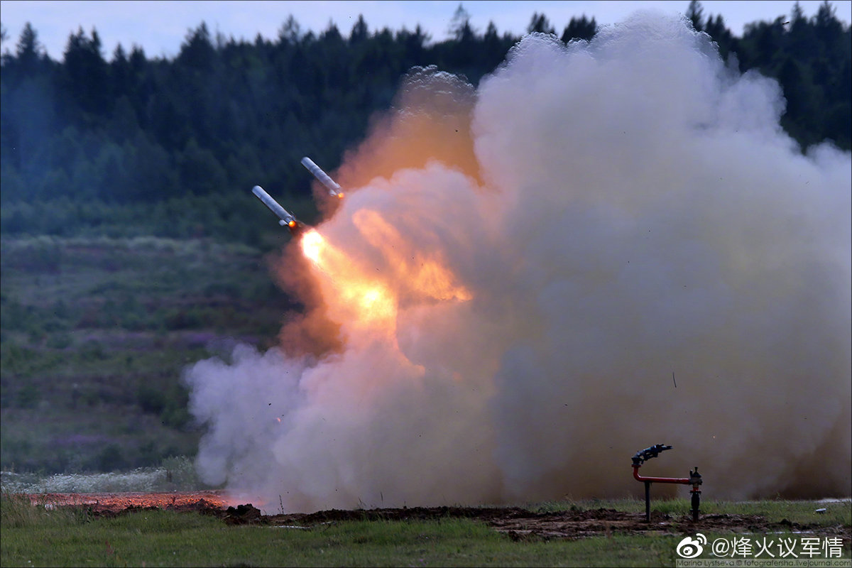 6月末,莫斯科郊外阿拉比诺军事训练场是"炮火连天"