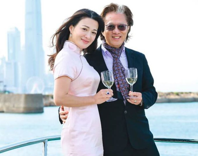 陈少霞与富豪老公秀恩爱,家里5个女儿还不够,疑似还想追生儿子