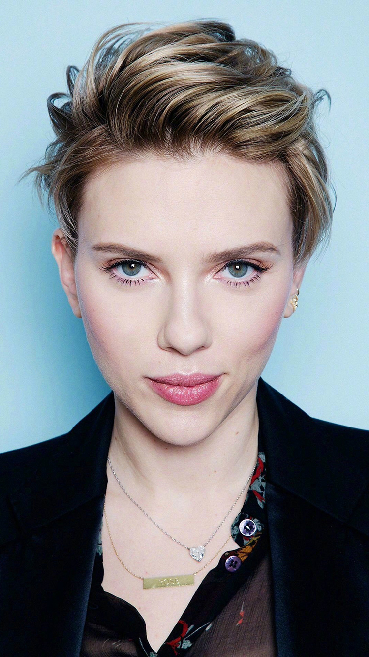 黑寡妇嘉丽·约翰逊扮演超级英雄赚多少钱