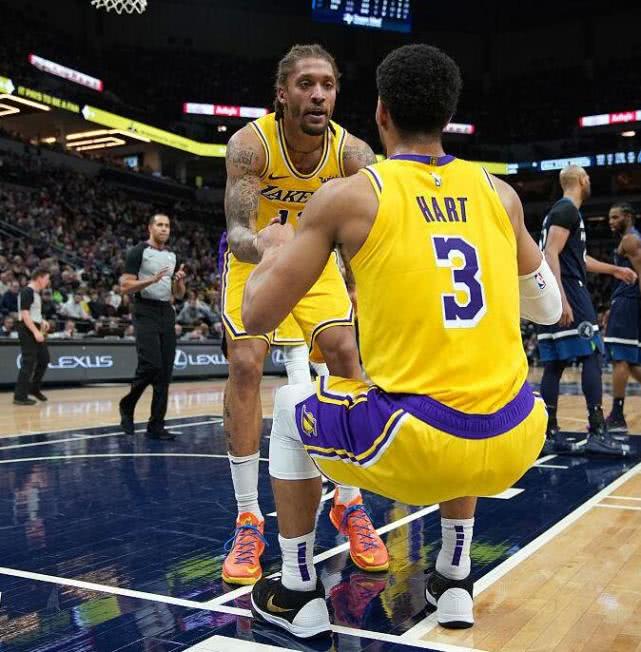 湖人三连败再吞1耻辱纪录比斯利成唯一亮点英少1能力远逊他