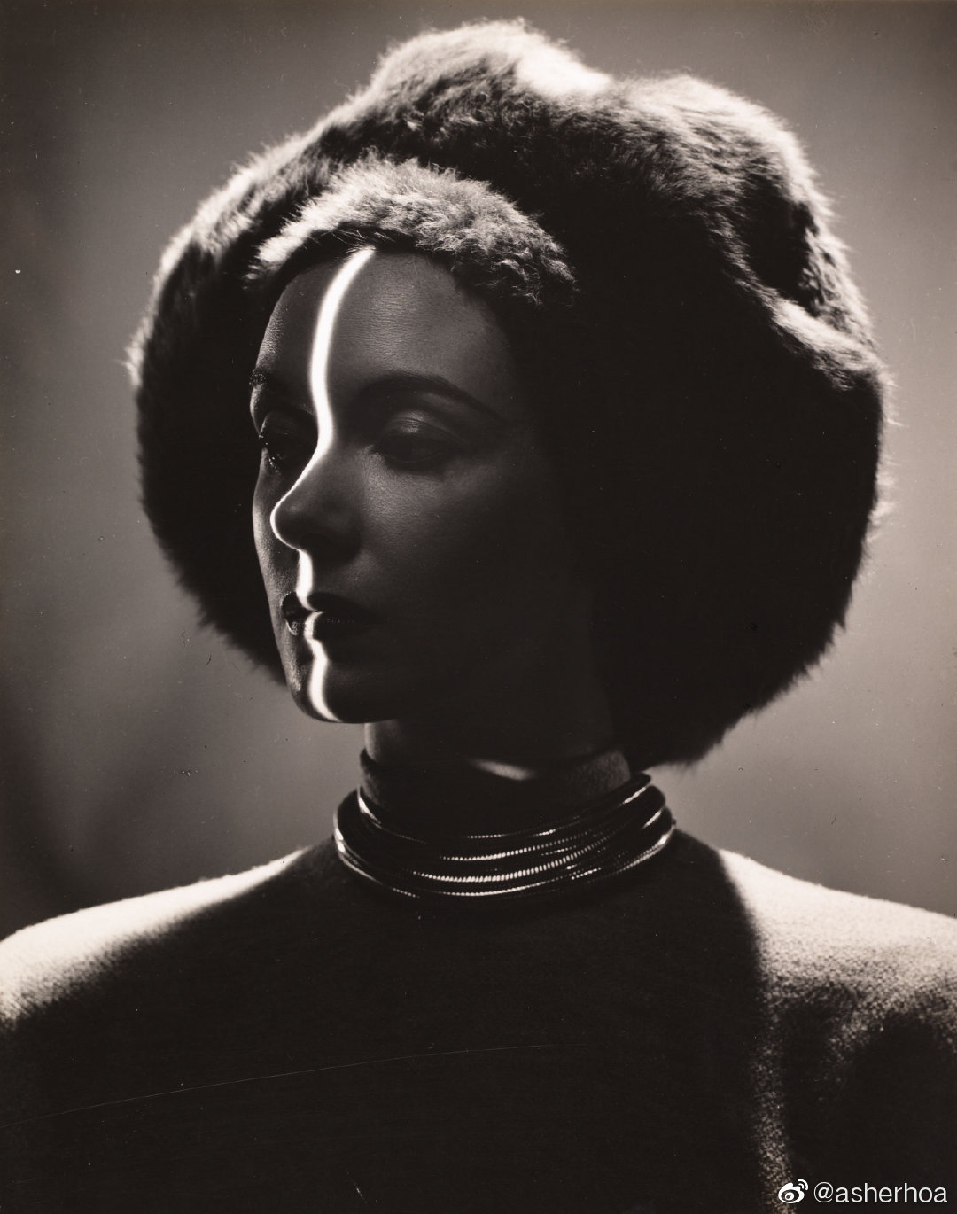 著名德裔美国摄影家埃尔温·布卢门菲尔德(erwin blumenfeld