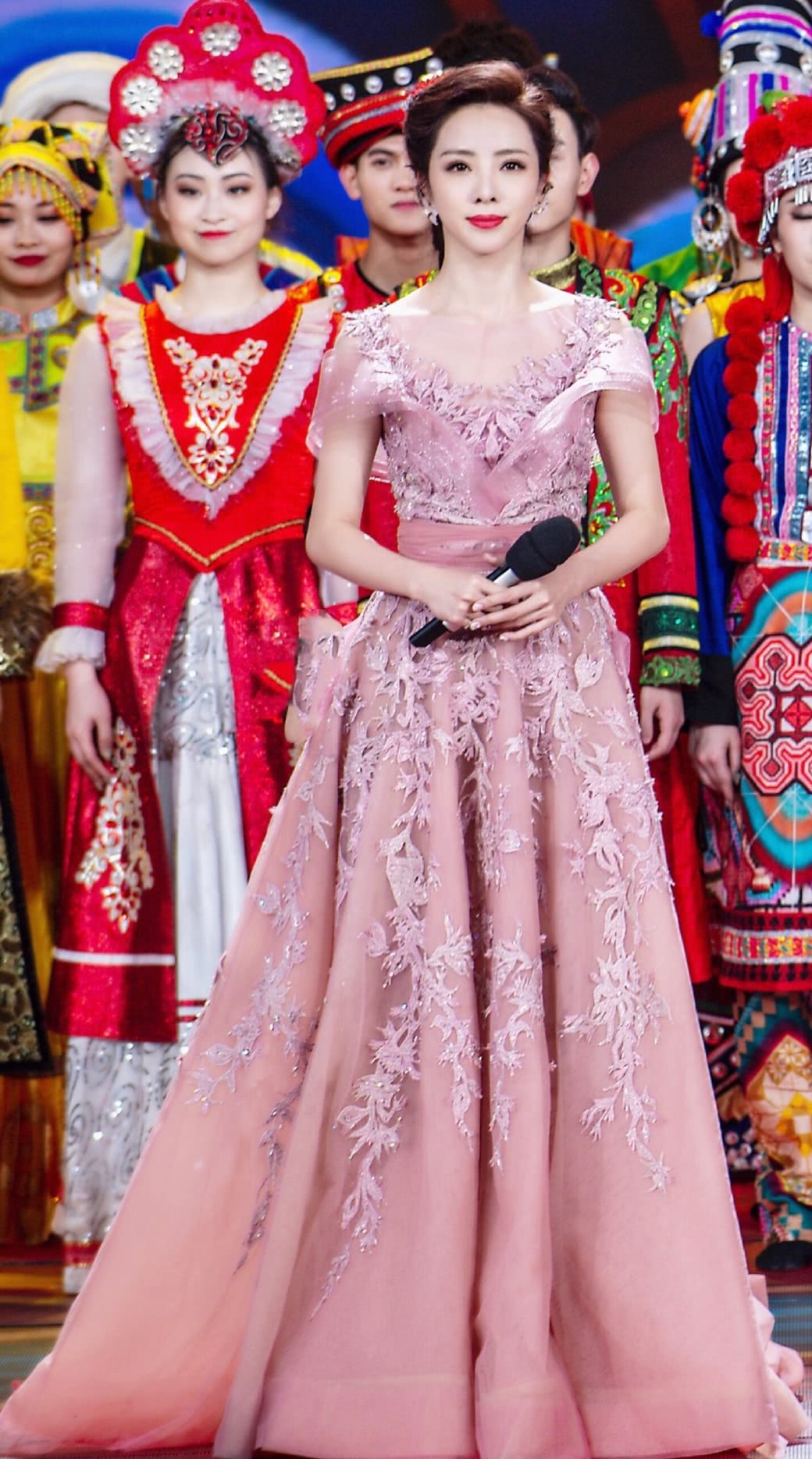 春晚明星造型,刘涛的气质关晓彤的长腿杨颖的甜美都让人过目难忘