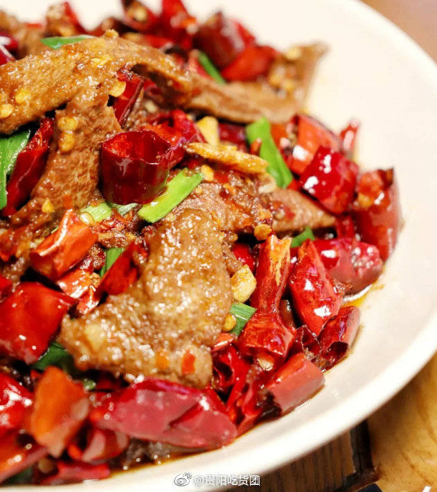 贵州的猪肝一般用的都是宫爆的炒法,而农门阵家用干辣椒来炒