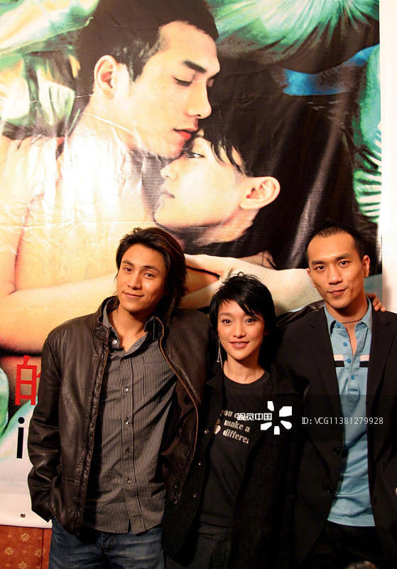 2004年,周迅,陈坤,黄觉宣传电影《恋爱中的宝贝》,青涩模样