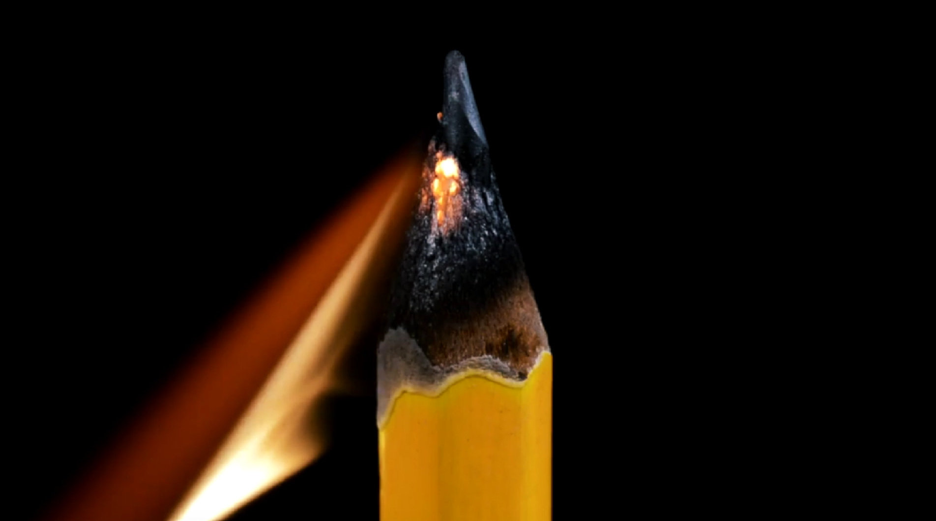 烧一只铅笔,过程倒放是啥样?