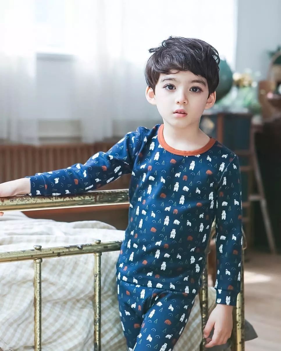 这个混血小男孩让18万人疯狂,网友:又来骗我生儿子