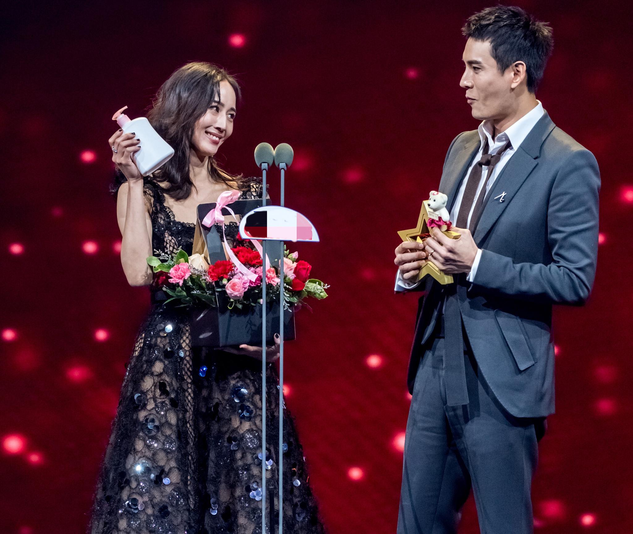 张钧甯送10箱洗手液,还对经超坏笑说:花篮只是假象