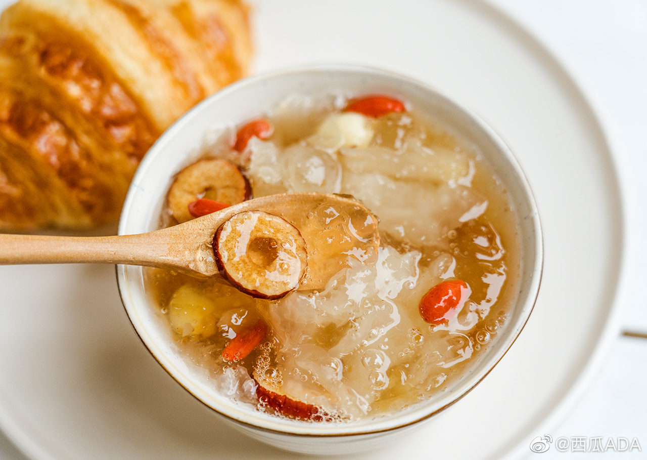 邻居姐姐煲的银耳汤|银耳汤|姐姐|邻居_新浪新闻