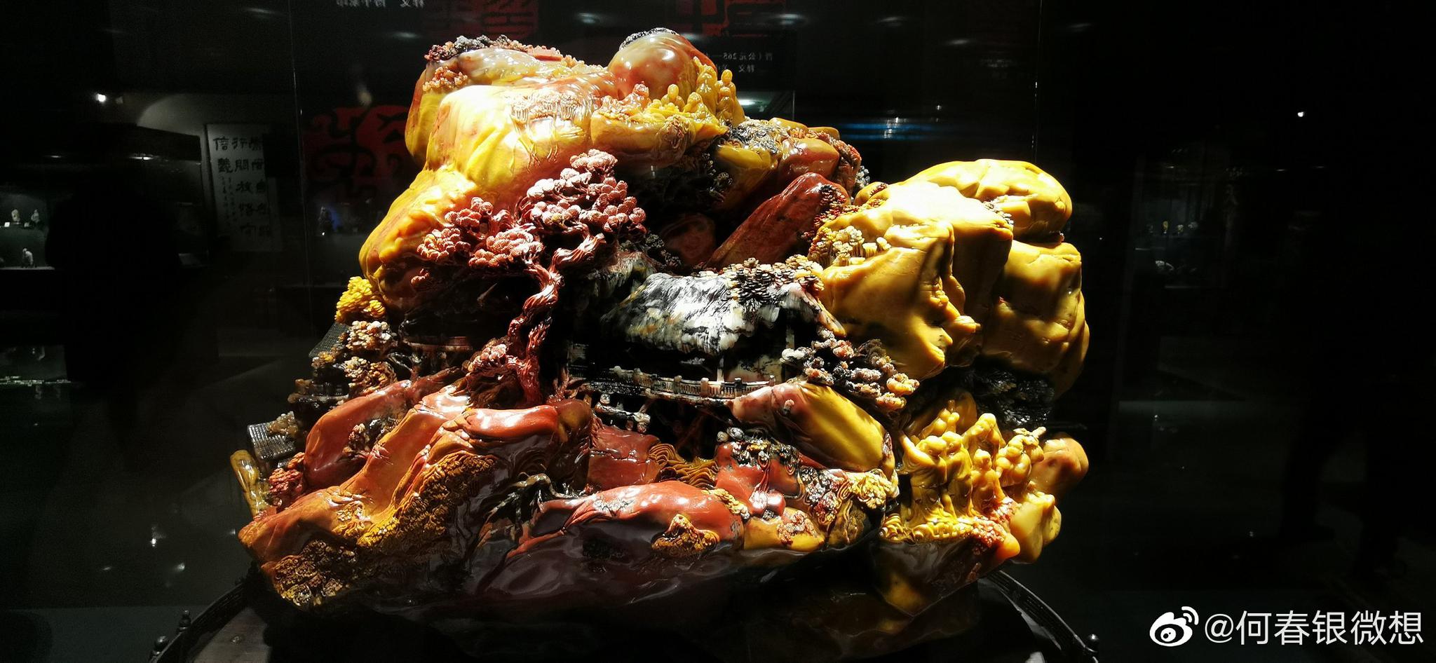 巴林彩石其色彩图案以天然见长