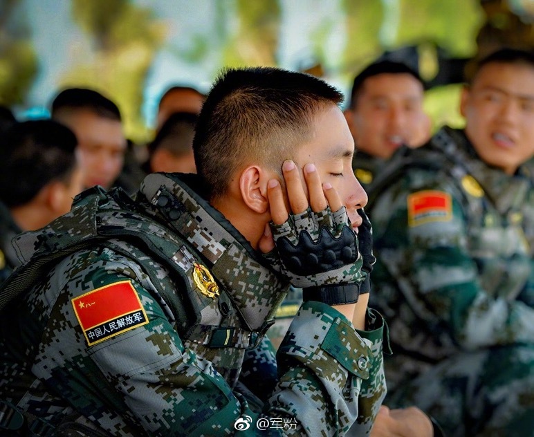 被兵哥哥帅到的点赞|兵哥哥|寸头|军人_新浪新闻