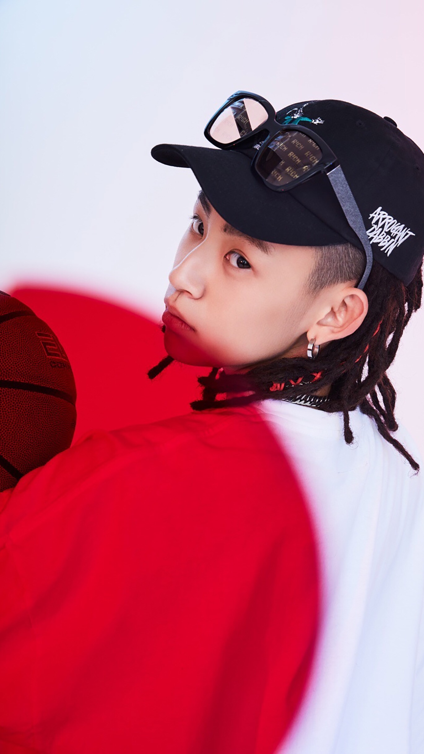 收集一组小鬼红红的照片希望他越来越红喜欢的评论点赞