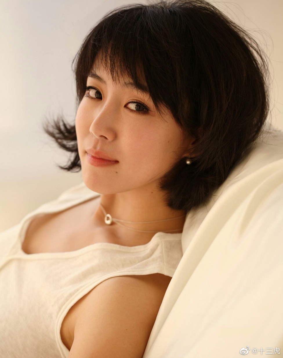 之所以对冷箭中饰演凌若冰的女演员杨阳印象深刻除其成熟的演技外更是