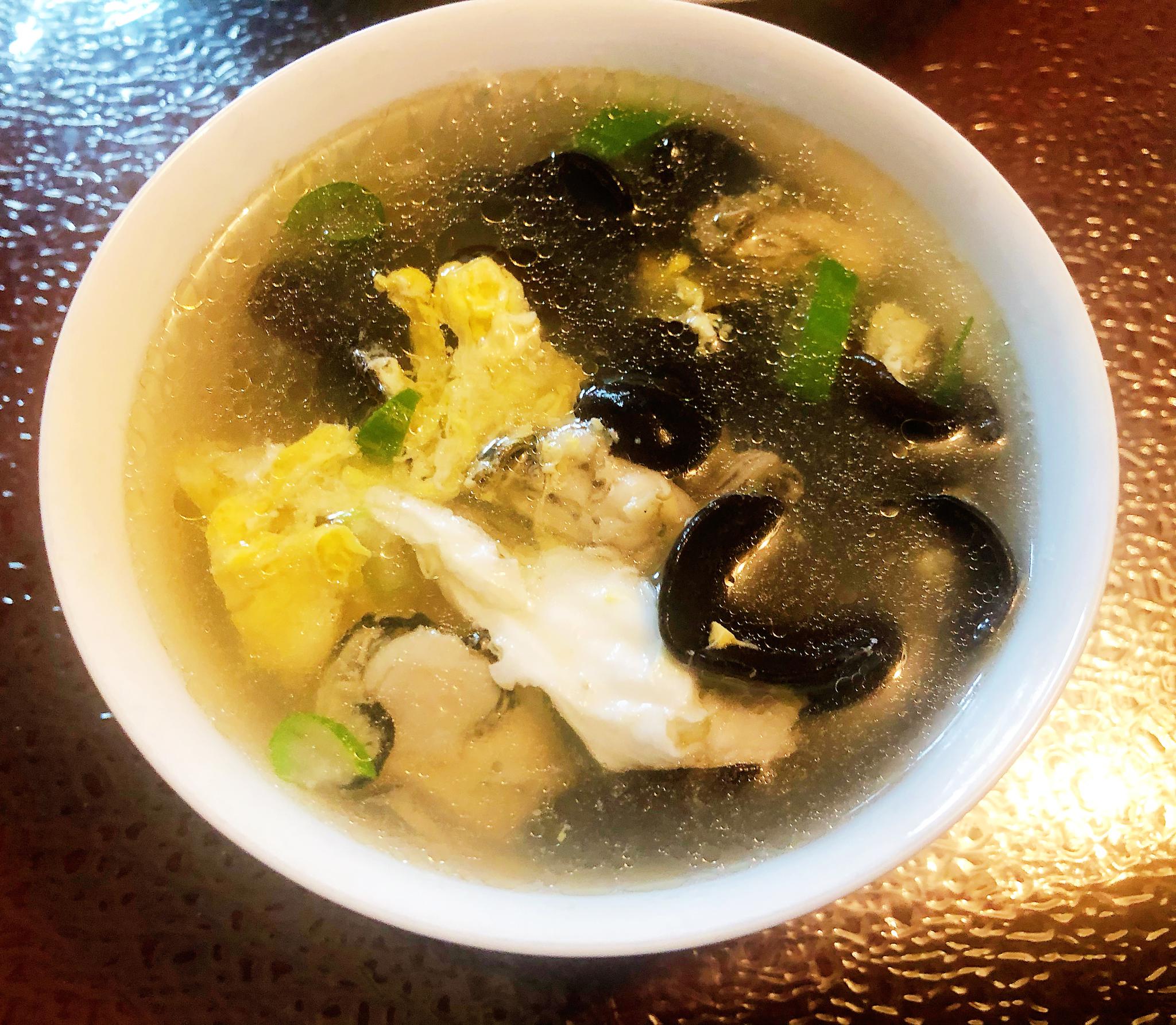 早上炖了一个鲍鱼炖土豆 海蛎子鸡蛋汤