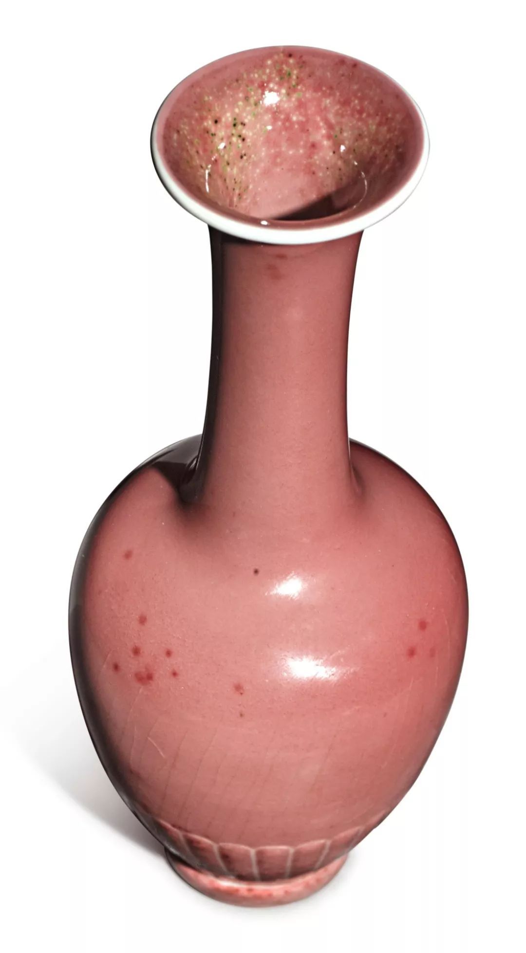 534 清十八世纪 青花海水云龙戏珠纹抱月瓶 估价 300,000 — 500,000