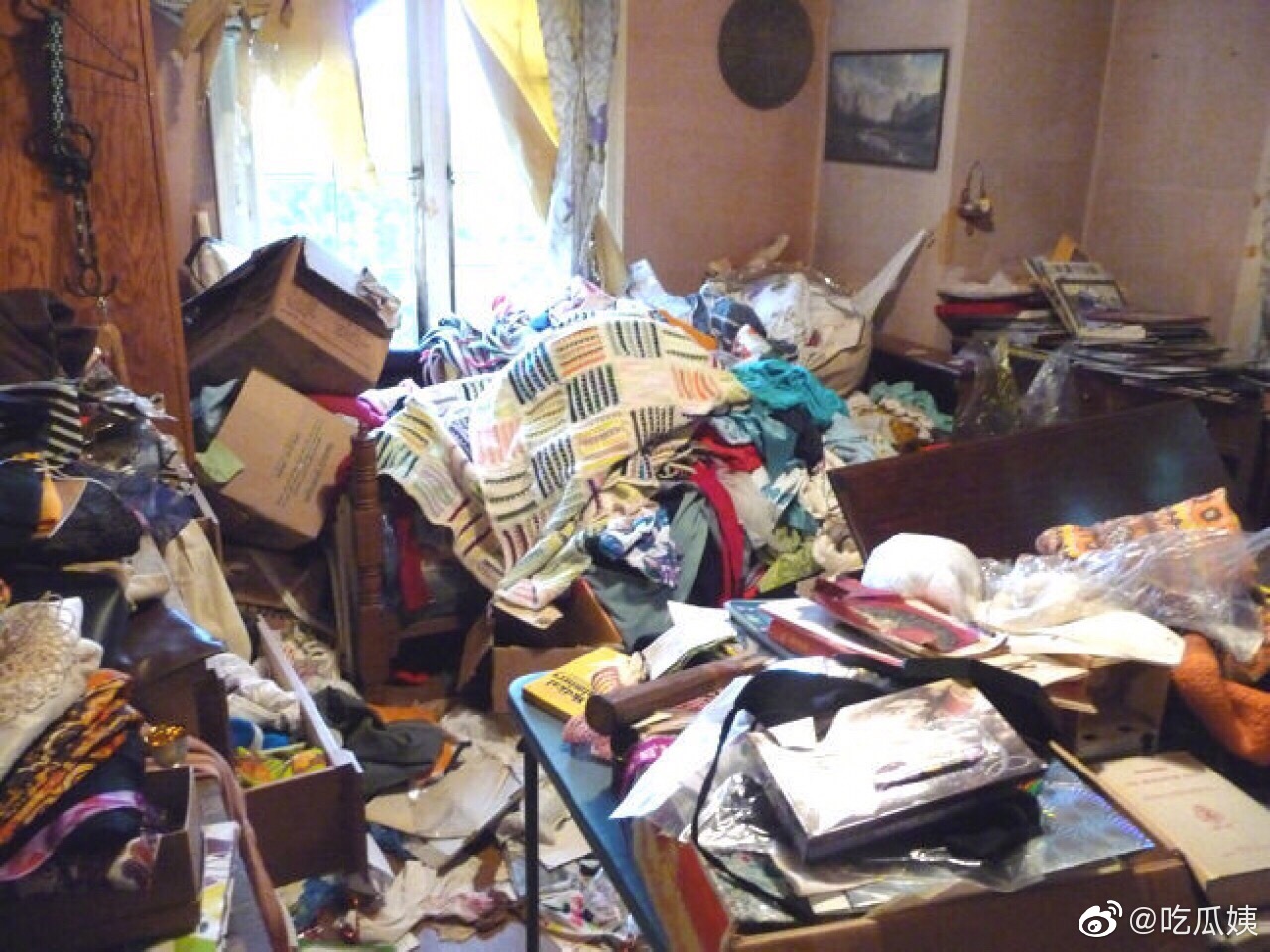 外国网友们发自家房间表示这就是房间太乱太脏不收拾的结果