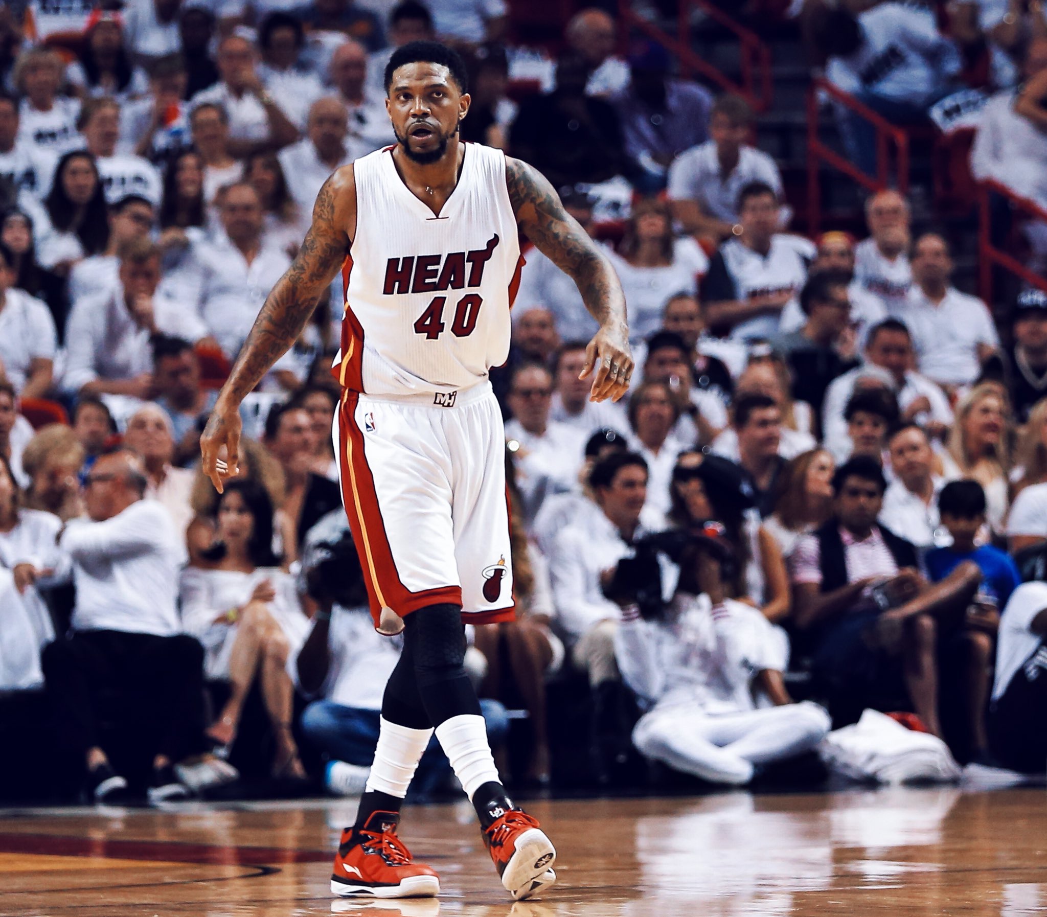 哈斯勒姆一年老将底薪续约热火热火忠魂