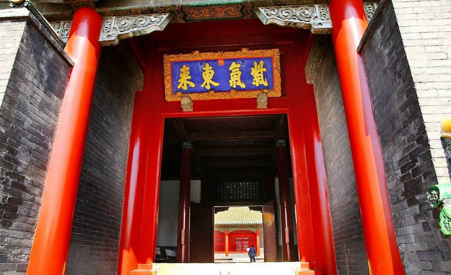 图片与内容无关,请勿对号入座)凤凰楼是沈阳故宫的一大盛景,之所以在