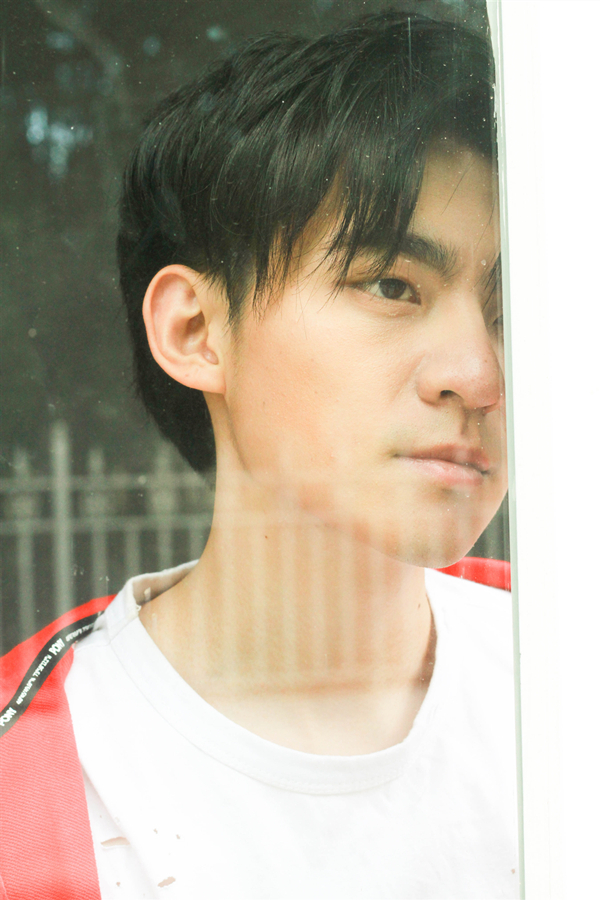 姜彭活力街拍曝光 《皓镧传》热播好评无数