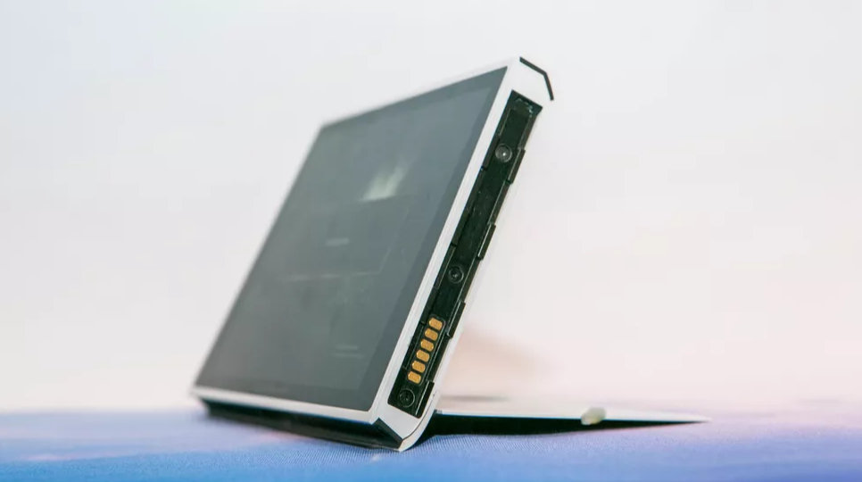 外星人新掌机公布 神似switch