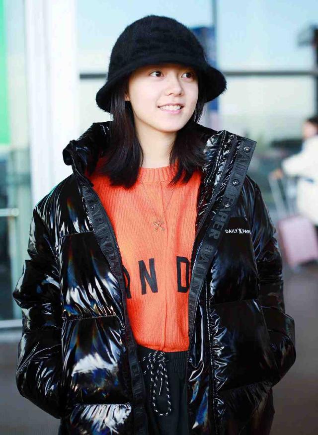 明星羽绒服街拍 明星羽绒服-第2张图片-潮百科