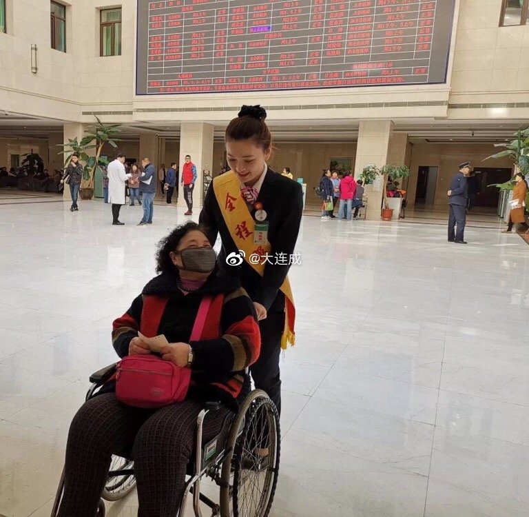 95后导诊小姐姐:曹铭谦教授对患者的仁人仁术让我耳濡目染