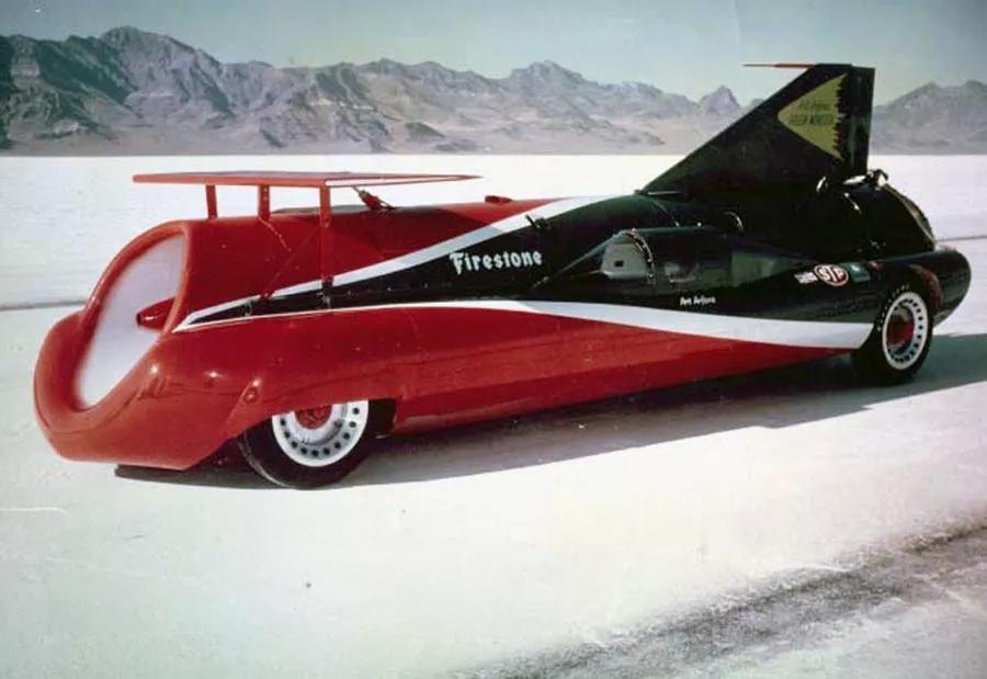 论速度快，汽车能跑赢飞机吗？