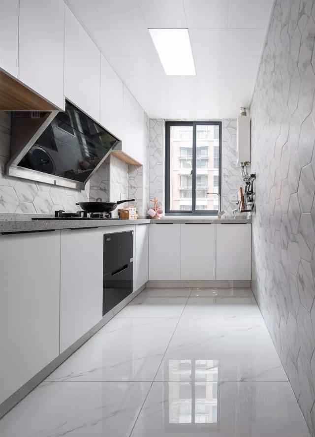 厨房地面砖铺贴方案,看看哪种更适合你家的