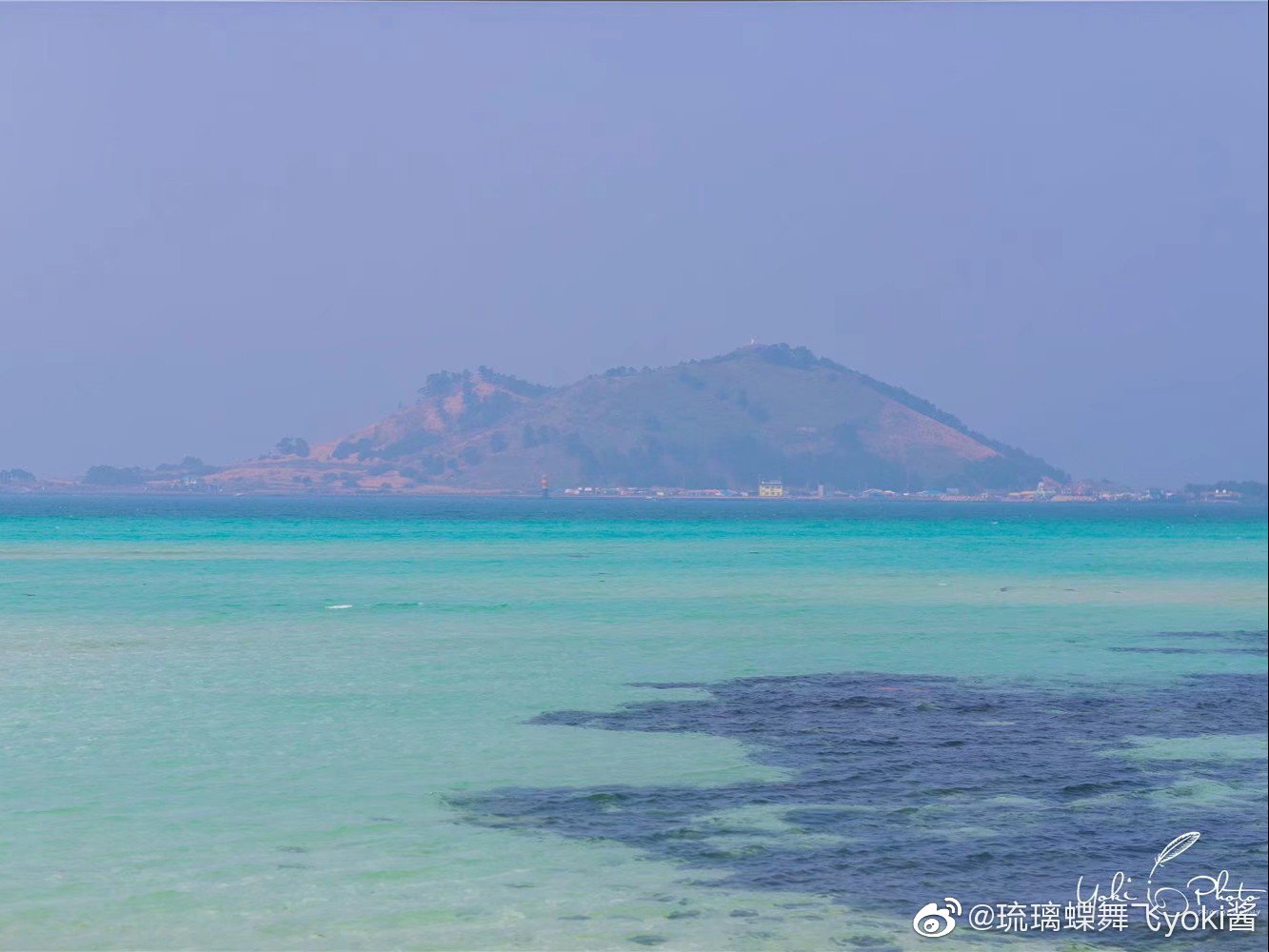 济州岛的挟才海水浴场居然那么漂亮真是没想到以黑色火山石沙滩闻名|翰林公园_新浪新闻