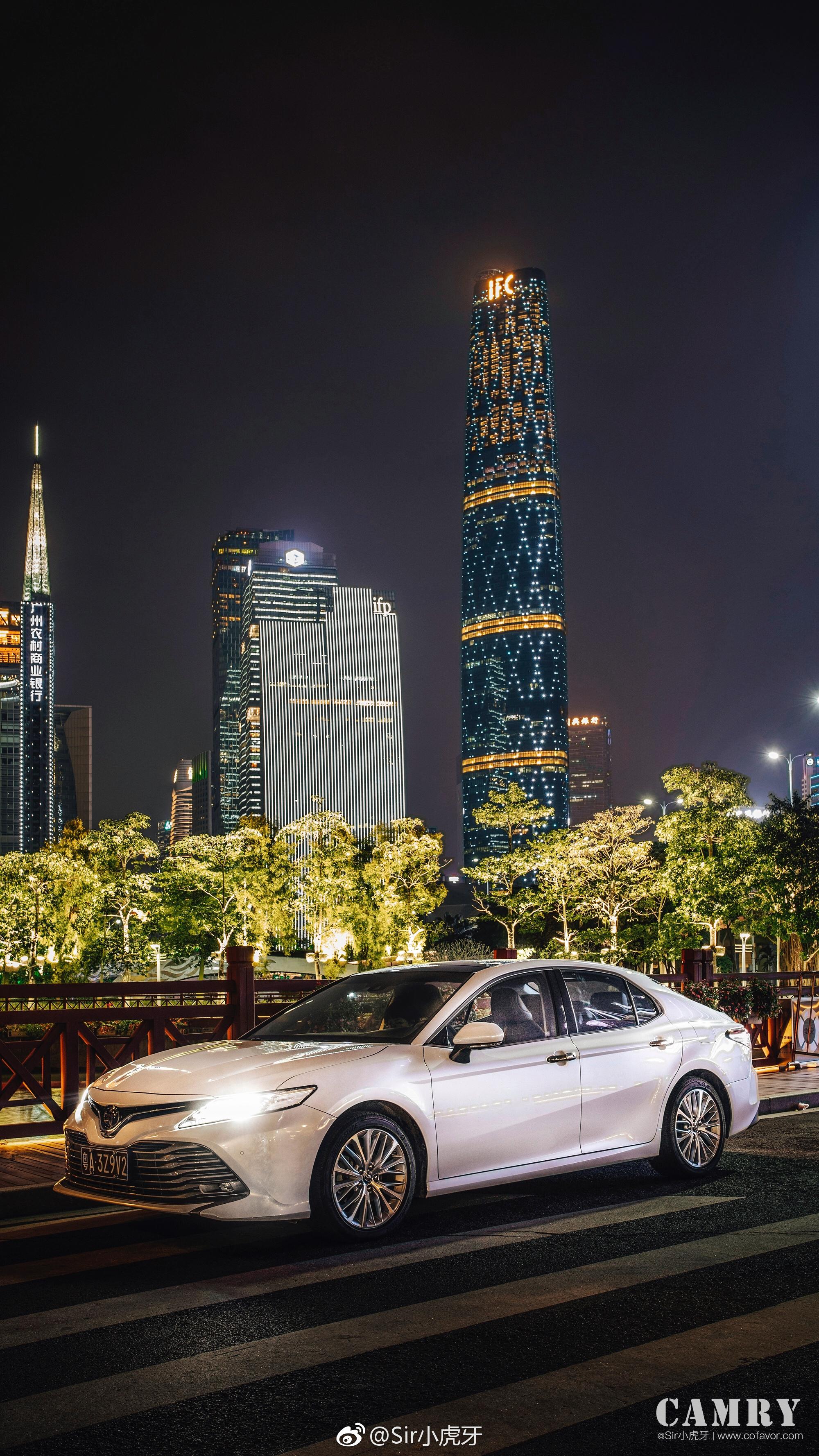 这个周末打卡广州网红建筑,发现广州的夜景比白天更棒.太阳落下
