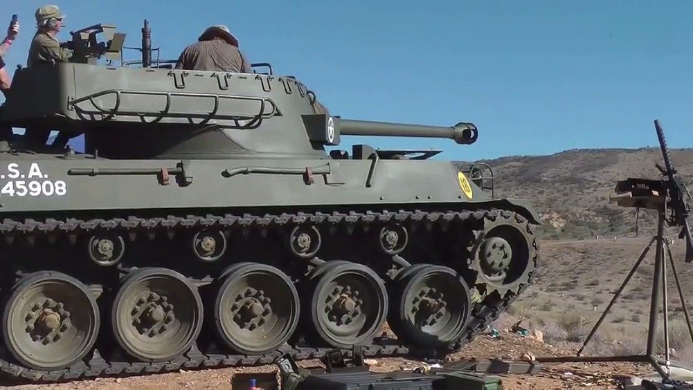 M18 “地狱猫” (76mm主炮)M18地狱猫式坦克歼击车（M18 Hellcat）_新浪新闻