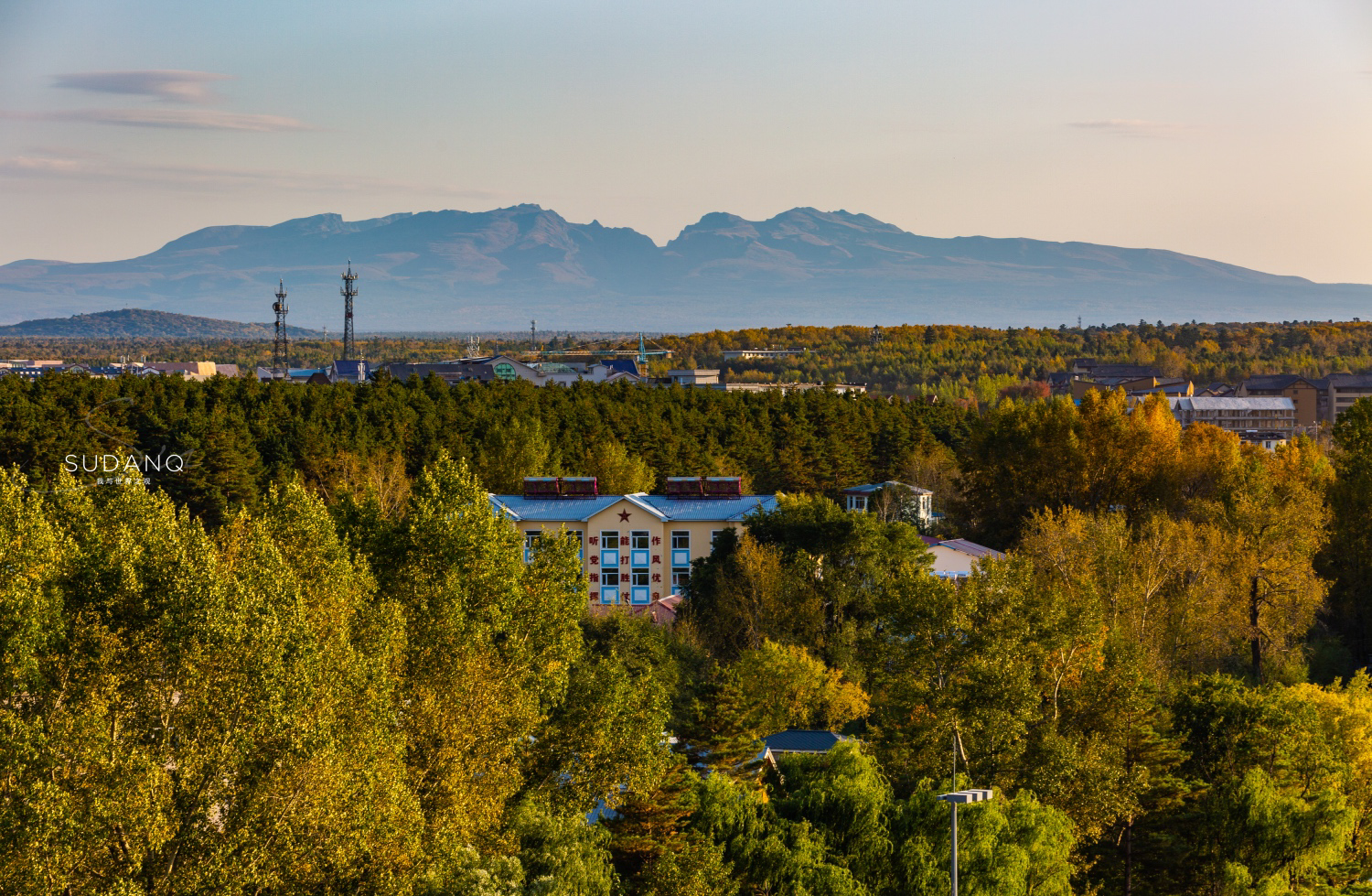 深秋,强烈推荐一个旅行地:长白山脚下二道白河镇