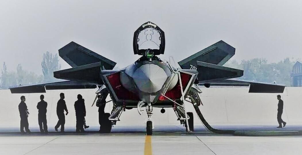 歼20和f22还有多大差距,答案让人难以置信,原本我们一直被骗了