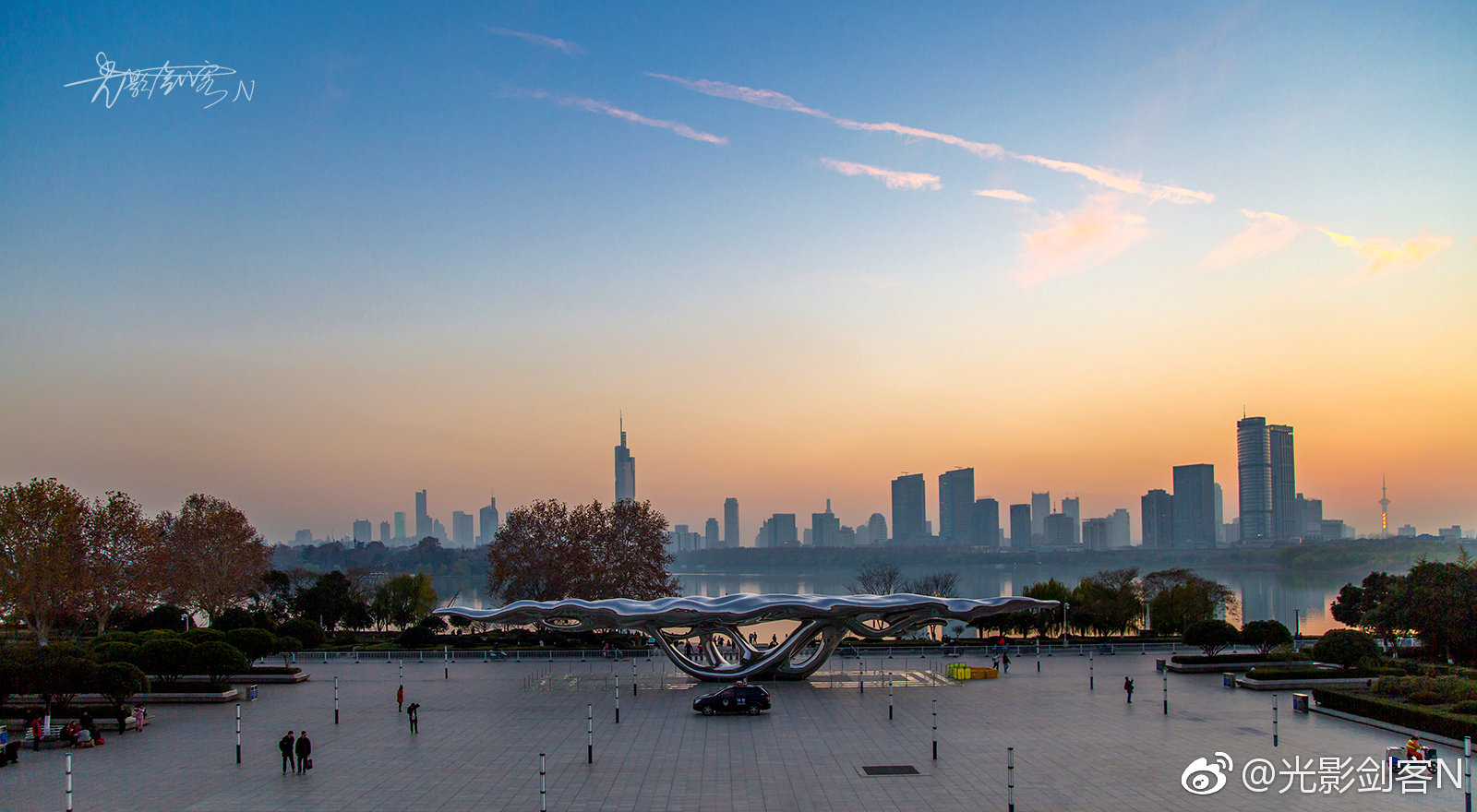 落日余晖下的城市天际线·南京(2018.12_新浪新闻