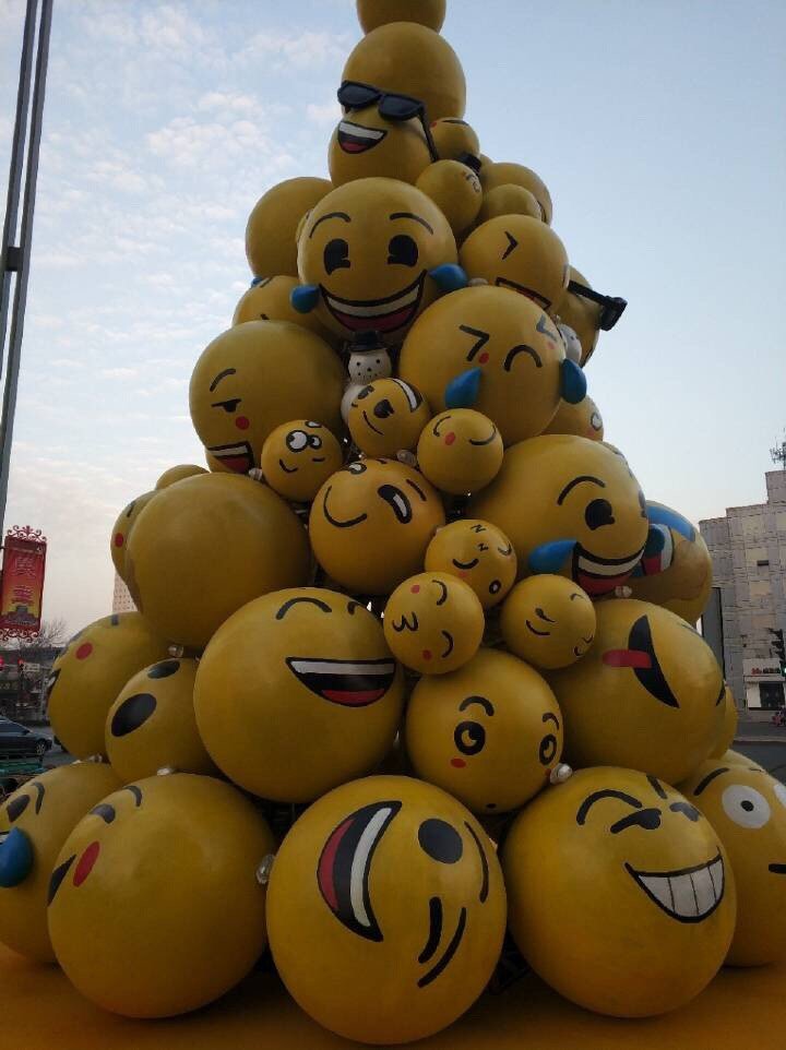 去年vs今年对比一下表情变了没