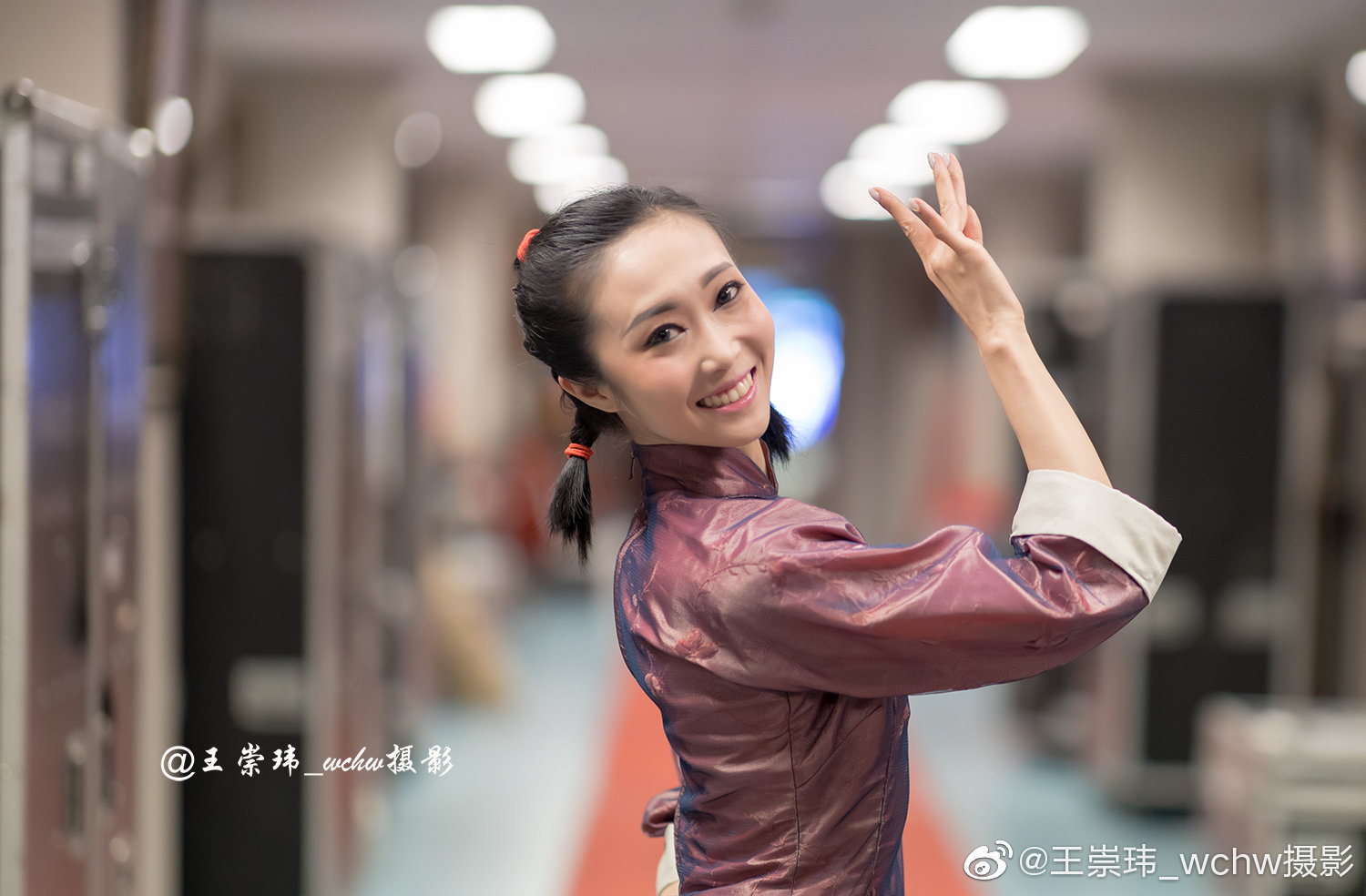 中央芭蕾舞团在天桥剧场首演"沂蒙三章"后台花絮,按拍摄顺序:侯爽