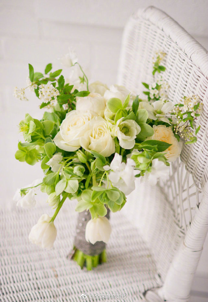 一抹绿色小清新系手捧花