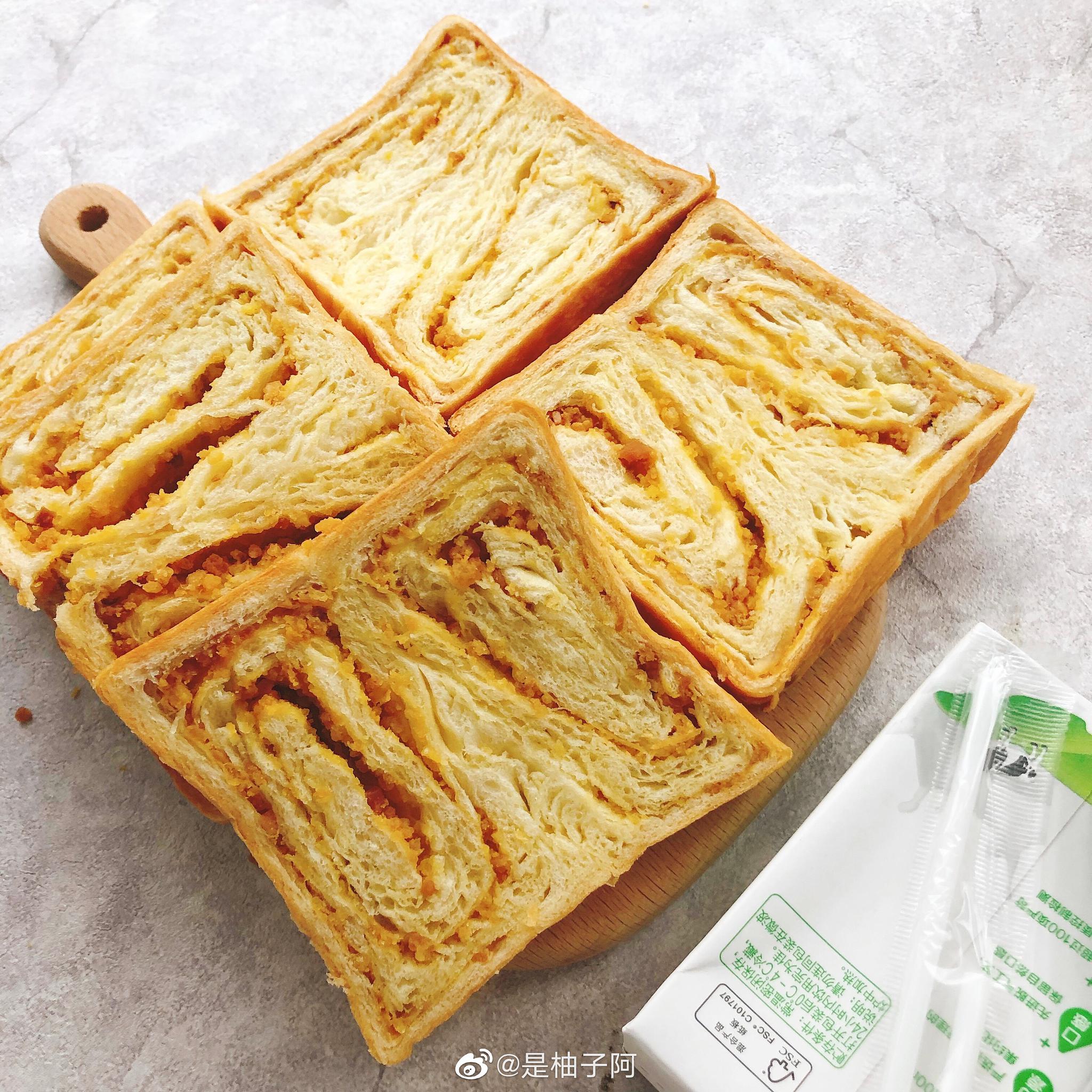 早安啊!终于安排上了@爸爸糖手工吐司daddysweety 这次试吃了新品