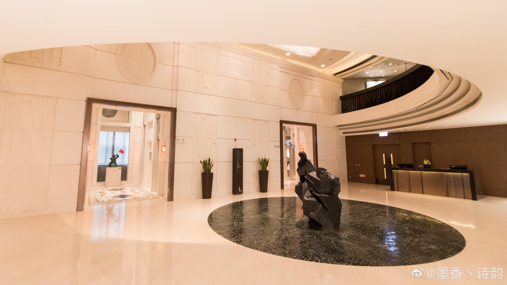 朗廷酒店集团,香港康得思酒店.曾荣膺《时代杂志》