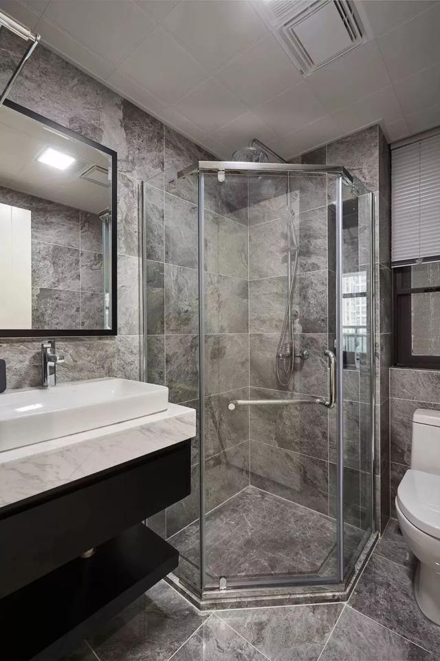 卫生间装修各种形状淋浴房我该怎么装