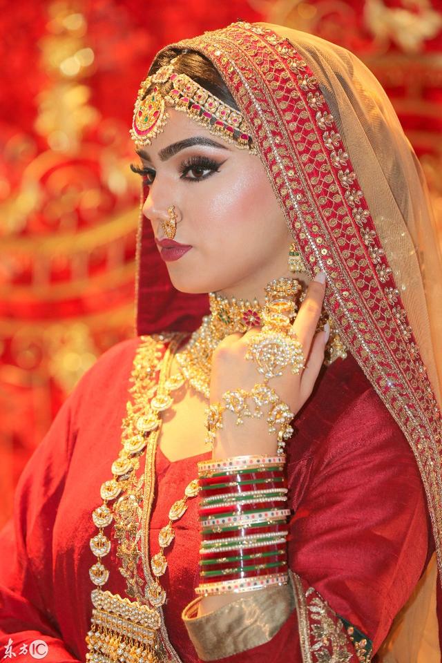 是不是很美(图片来自东方ic)不得不说南亚的服饰真的别具一格啊,真的