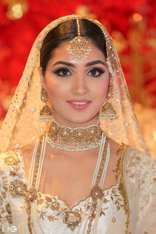 67南亚新娘秀服装配饰太精美奢华让所有女人都招架不住