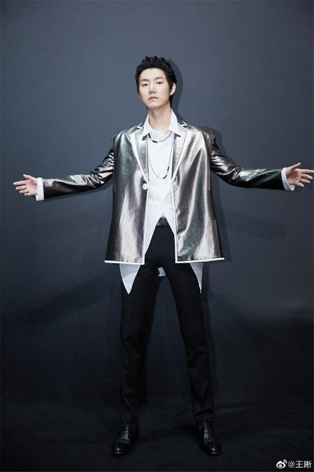 天赐的声音,歌手王晰的低音说唱,只怪这花样年华太美丽