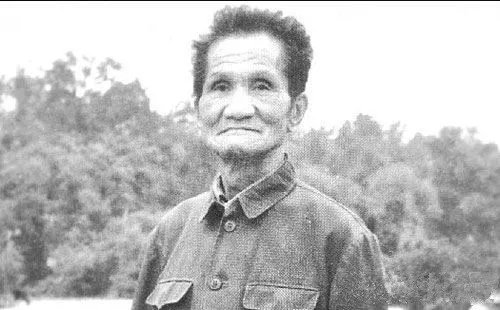 相关资料《红岩》人物华子良的原型人物叫韩子栋,山东阳谷人,1933年