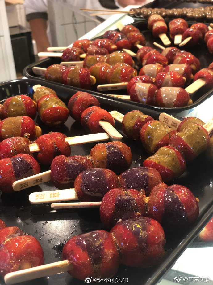 你们吃过这种夹馅冰糖葫芦嘛