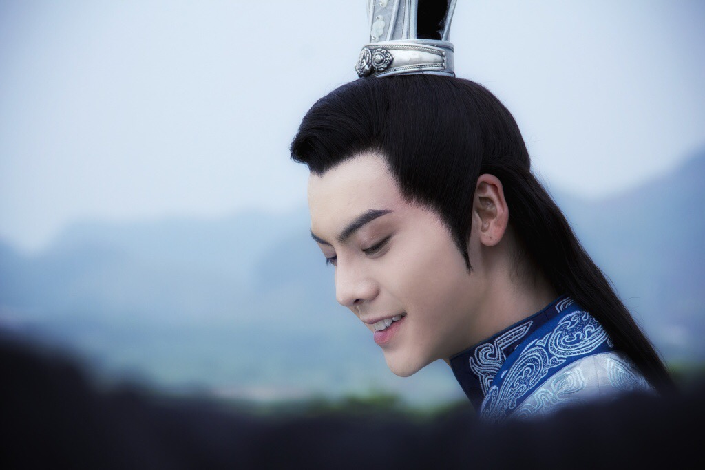 来回顾一下陈伟霆在蜀山里的古装扮相