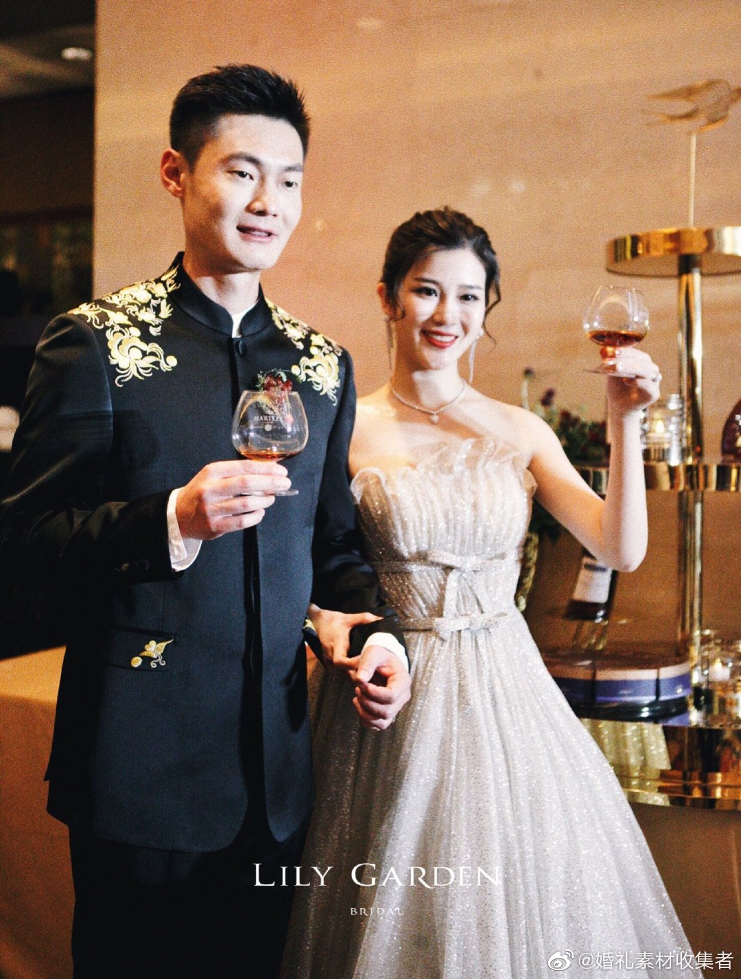 百米飞人张培萌和体育主持人张漠寒婚礼新娘漠寒主婚纱