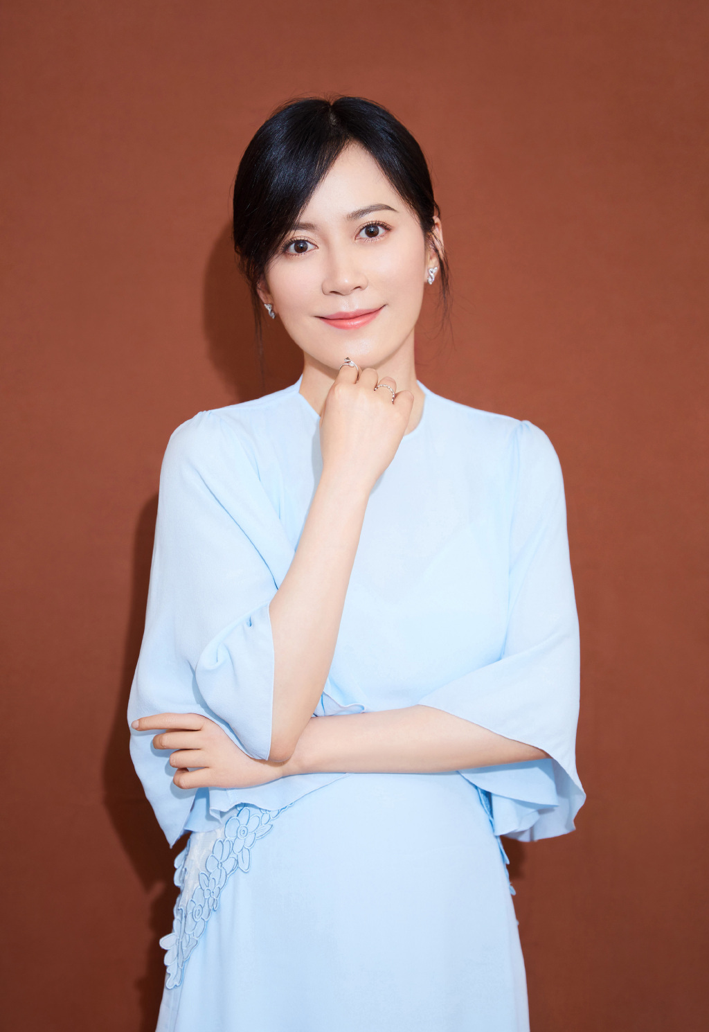 48岁剪bobo头发型真漂亮,现在只把头发留长一点,更加有女人味