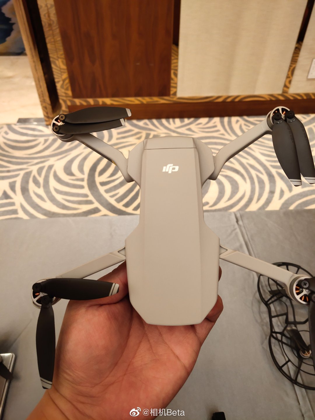 大疆mavicmini无人机真机实物现场实拍图